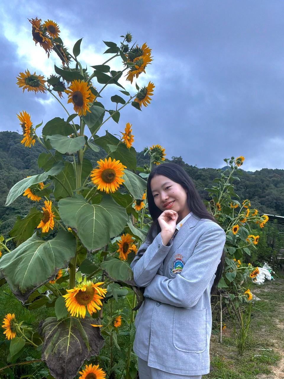 Classrooms doesn’t have always four walls- sometimes they have sunflower blooms and kiwi vines… (6)